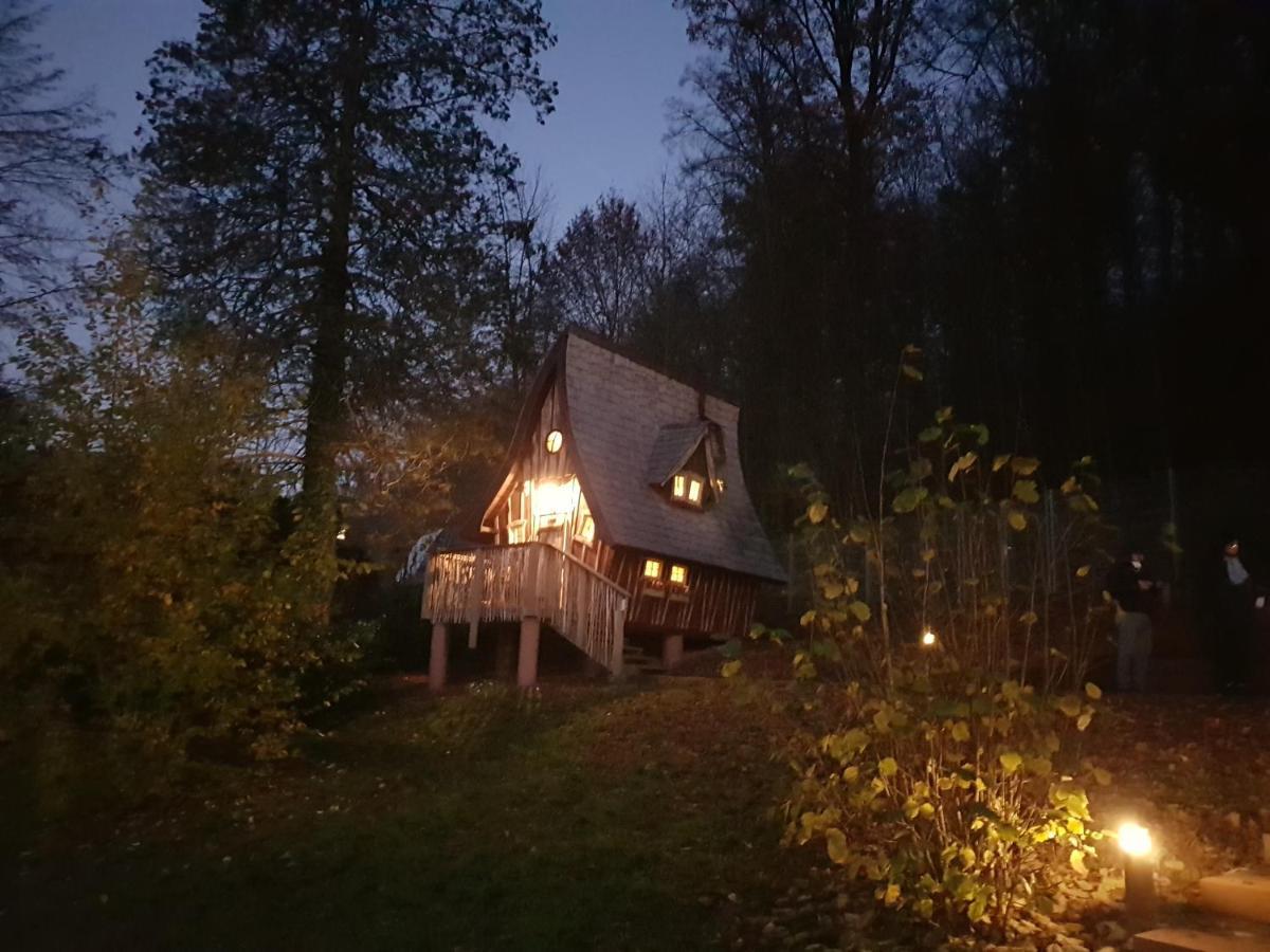 Вилла Hexenhaeuschen Am Waldrand Аннвайлер-ам-Трифельс Экстерьер фото